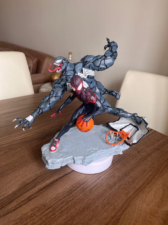 Spider-Man VENOM コールドキャスト製 フィギュア 置物 Spider-man Vs Venom Diorama | Handmade Fan Art Statue | 28 Cm
