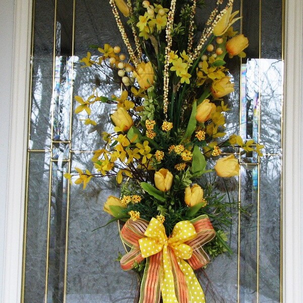 Spring wreath, Tulip Bouquet Vertical Swag, Door Wreath