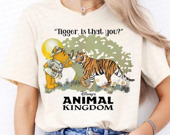 Tigger ¿Eres tú? Divertido Winnie The Pooh, Reino Animal Png, Reino Mágico Png, Vacaciones Familiares Png, Viaje Familiar Png, Modo Vacay Png