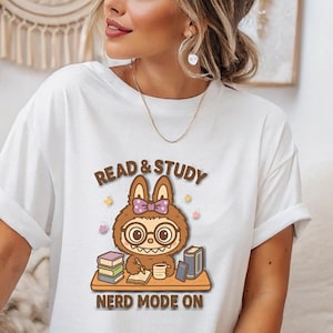 Labubu T-shirt Read & Study  Kawaii Bunny with Books Tea e Glasses  Cozy Academic Shirt Gift for Students e Soft Study Lovers