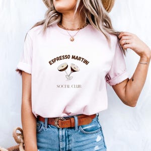 T-shirt Espresso Martini Social Club | T-shirt Espresso Martini | T-shirt Tini Time | T-shirt amateur d&#39;espresso martini | Cadeau d&#39;anniversaire | | Été