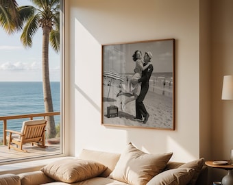 1940s Navy Sailor Beach Foto: WWII Romance, Vintage Wandkunst (Digitaler Download)