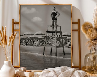 1920s Rettungsschwimmer Foto: Vintage Schwarz Weiss Strand Szene (Digitaler Download)