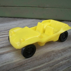 Vintage Plastic Yellow 1960&#39;s Dune Buggy
