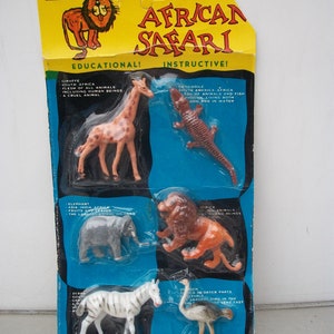Vintage Blister Pack Toy &quot;African Safari&quot; Plastic Animals  *