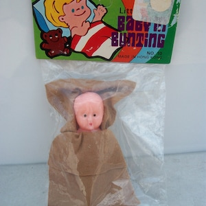 Vintage Packaged 3-Inch Plastic &quot;Little Baby in Bunting&quot; Doll  No. 10  **