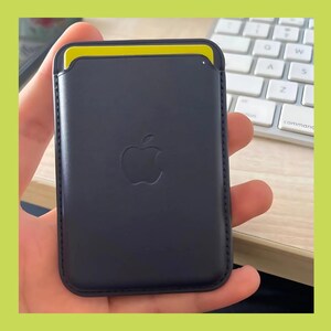 Funda magnética de cuero con tarjetero y función de soporte para tarjetas, compatible con MagSafe, para iPhone 15, 14, 13, 12 Pro Max/Plus, accesorio minimalista para teléfono.