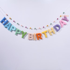 Striscione di buon compleanno in feltro personalizzato: ghirlanda per feste riutilizzabile fatta a mano