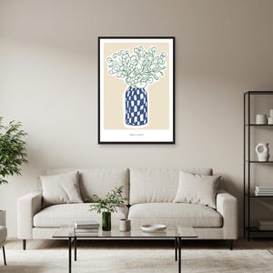 Póster minimalista de arte lineal botánico: ilustración de jarrón verde con flores, estampado de maceta con cuadros azules, decoración vegetal escandinava moderna para interiores tranquilos.