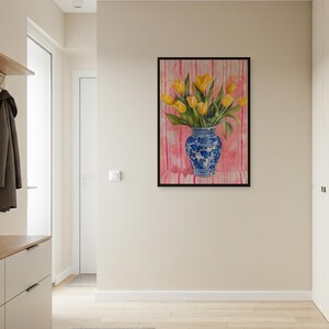 Póster de tulipán amarillo, arte de pared con jarrón azul, impresión floral para cocina, decoración botánica, arte enmarcado o enrollado, decoración de pared de primavera, regalo para ella