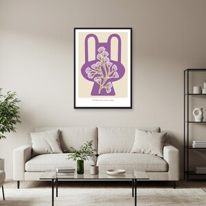 Póster de jarrón floral morado: un bonito arte de pared minimalista con suaves flores botánicas, una divertida decoración pastel para el hogar, ideal para habitaciones de niñas o espacios creativos.