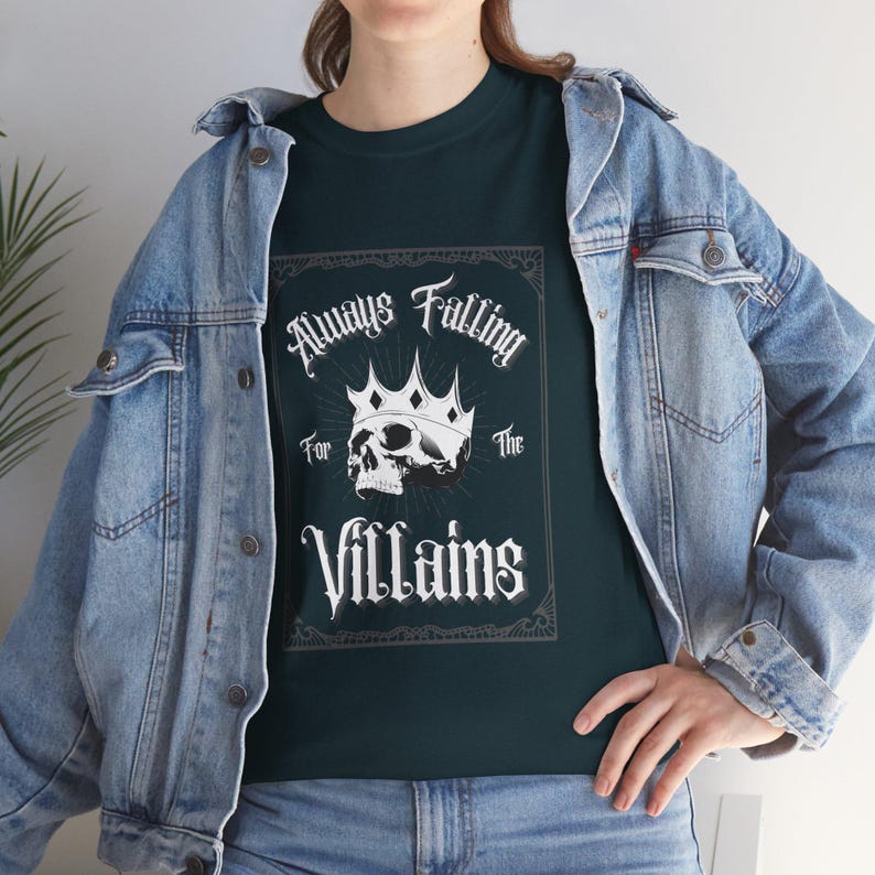T-shirt unisex in cotone Always Falling For The Villains - T-shirt per amanti dei libri, abbigliamento piccante per libri, abbigliamento osceno, regalo per amanti dei libri, maglietta grafica immagine 7