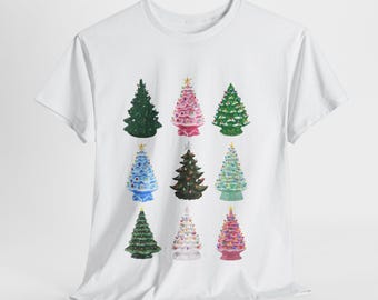 Camiseta navideña de cerámica festiva con diseño de árbol de Navidad/Camiseta unisex de algodón para alegrar las fiestas, ideal como regalo, invierno, Navidad tradicional, estilo acogedor.
