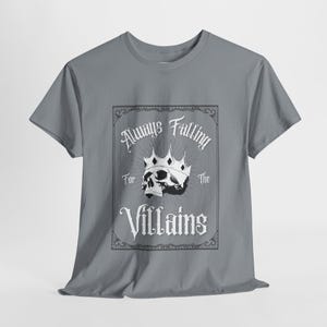 T-shirt unisex in cotone Always Falling For The Villains - T-shirt per amanti dei libri, abbigliamento piccante per libri, abbigliamento osceno, regalo per amanti dei libri, maglietta grafica immagine 6