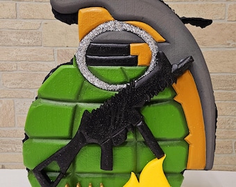 Ręcznie robiona pinata z granatem: dekoracja na imprezę w stylu gier wideo