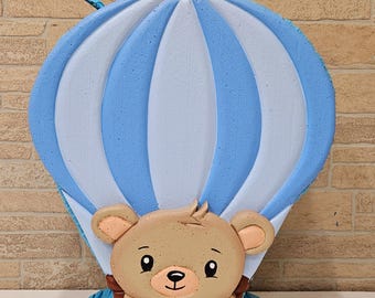 Piniata w kształcie misia z balonem na ogrzane powietrze: ręcznie robiona dekoracja na baby shower