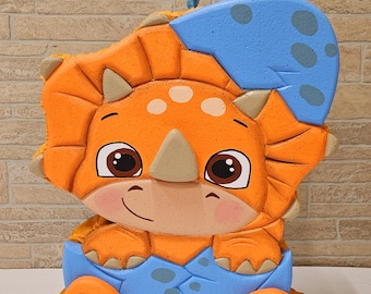 Piniata w kształcie jaja dinozaura: ręcznie robiona dekoracja na imprezę