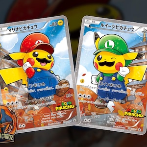 Pikachu Cosplay Mario & Luigi Promo Giapponese Full Art Proxy Pokemon Card Set x2 Carte Olografiche