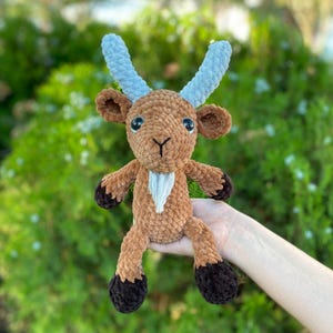 Geoffrey the Golden Guernsey Goat – Handmade Plush Toy – Soft Crochet Goat Plushie – Amigurumi Stuffed Animal – Unique Gift for Kids