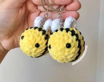 Pluche sleutelhanger gehaakte bij: handgemaakte sleutelhanger hommel, tasbedel kussend paar bijen amigurumi
