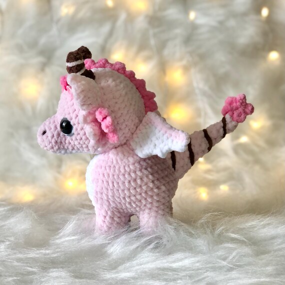 手作りあみぐるみピンクドラゴン - ブロッサムドラゴンぬいぐるみ