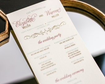 Pode incluir: Um programa de casamento com letras douradas e rosadas. O programa lista os nomes da noiva e do noivo, Elizabeth Weller e Warren Miller, e a festa de casamento. O casamento aconteceu em 4 de outubro de 2017 na Catedral de Santa Maria em Chicago.