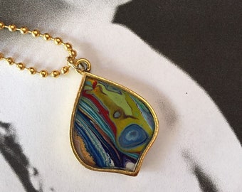 Acrylic Pour Pendant RP107