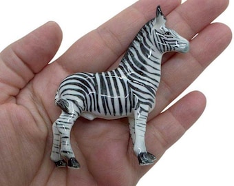 Cebra miniatura de pie en blanco y negro de 6,35 cm de largo, de la sabana africana, figura de cerámica de animales salvajes, figura de porcelana, decoración del hogar, coleccionables, regalo.