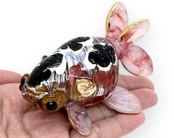 Figura de pez dorado Ranchu con cabeza de león, color negro, rojo y blanco, de 3" de largo, en miniatura, de vidrio soplado a mano, con forma de pez dorado, animal acuático de agua dulce, figura de cristal.