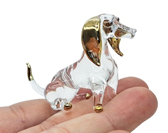 Figuras de perro salchicha en miniatura de 5,7 cm de largo, de cristal soplado, color dorado transparente, ideal como regalo.