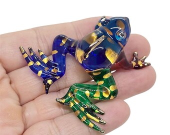 Figura de rana multicolor de 2" de largo, sapo en miniatura, figura de anura de vidrio soplado a mano, figura de anfibios de cristal de colores, decoración para casa de muñecas, regalos