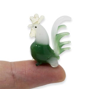 1&quot; H Green White Chicken Figurine Rooster Miniature Hand Blown Glass Crystal Farm Animals Figurines Decorative Hen Collectible Chick Figures