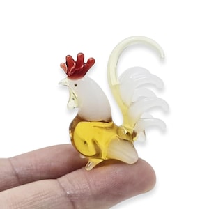 1&quot;H Yellow White Chicken Figurine Rooster Miniature Hand Blown Glass Crystal Farm Animals Figurines Decorative Hen Collectible Chick Figures