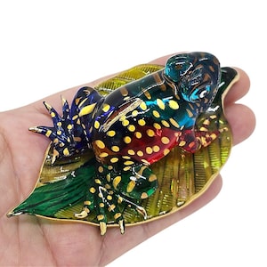 3&quot; Long Multicolor Frog on Leaf Figurine Toad Miniature Hand Blown Glass Anura Figurines Colorful Crystal Amphibian Animals Figure Dollhouse