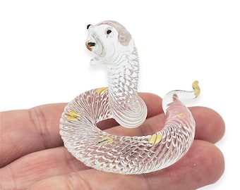 Figura de serpiente serpenteante de 5 cm de largo, color dorado transparente, en miniatura, de vidrio soplado a mano, pequeña figura coleccionable de reptil de cristal.