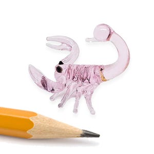 1&quot; L Clear Pink Scorpion Hand Blown Glass Bug Miniature Insect Figurine Animals Crystal Dollhouse Scorpions Decorative Collectible Figurines