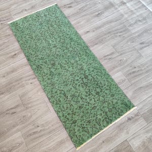 Handgjord vintage grön liten löparmatta, dekorativ entrématta (6x1,5 m)