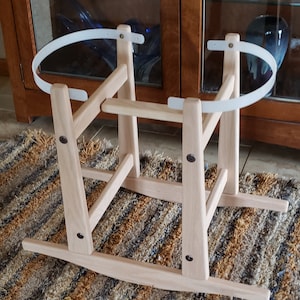 moses basket stand with wheels