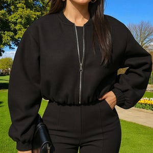 Black Oversized Bomber Jacket for Women – Minimalist Zip-Up Coat with Drop Shoulders & Long Sleeves, Casual Streetwear Fashion