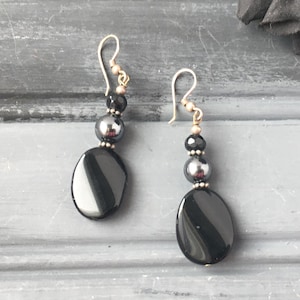 Black Dangly Earrings / Vintage Black Dangle Earrings / Gray Dangly Earrings / Vintage Earrings / Dark Earrings / Black and Gray Earrings