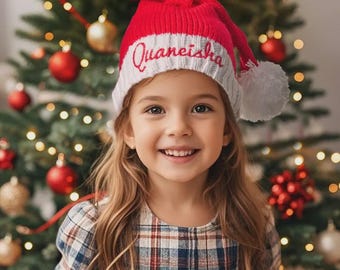 Gepersonaliseerde geborduurde kerstmuts: aangepast kerstcadeau voor het gezin