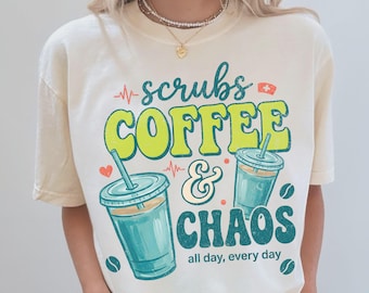 Camiseta divertida de enfermera, colores cómodos, uniforme médico, café y caos. Regalo ideal para enfermeras.