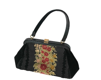 Vintage Bienen-Davis Velvet Purse - A Testament to Timeless Elegance from the 1960s
