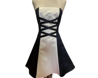 90s Jessica Mcclintock Gown: Black & White Lace-up Back, XS - Etsy 90s Jessica Mcclintock Gown: Black & White Lace-up Back, XS - Etsy
