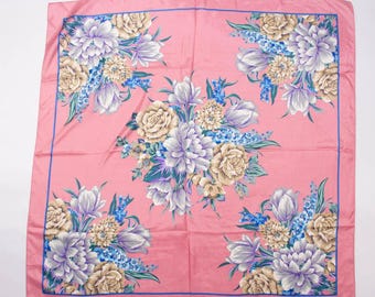Bufanda grande con estampado floral Accesorio contemporáneo