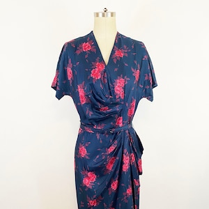 1950s Navy and Red Rose Print Ruched Wiggle Dress Retro Floral Sheath Dress Rockabilly Pin Up Cocktail Party / Size Medium