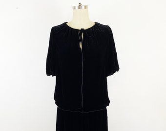 Mrs. H Winters 1980s does 1920s Black Velvet Dropped Waist Dress Boho Goth Vamp Romantic Harriet Cocktail Flapper Dress / Medium