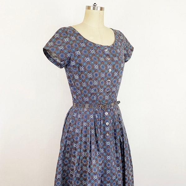 1950s Peck and Peck Blue and Brown Medallion Paisley Cotton Shirtwaist Fit Flare Dress Retro Day Dress Mid Century / Size Small