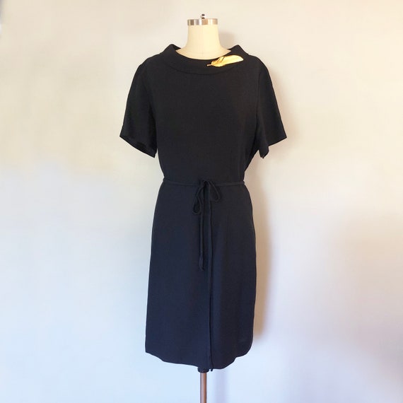 1960s Black Rayon Crepe Shift Dress / Little Black