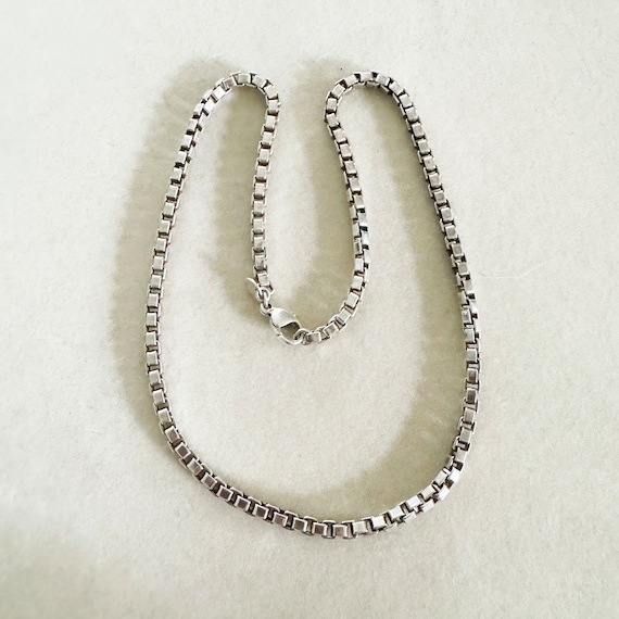 美品 Tiffany & Co.のシルバーボックスチェーンネックレス Tiffany & Co. シルバーボックスチェーンネックレス